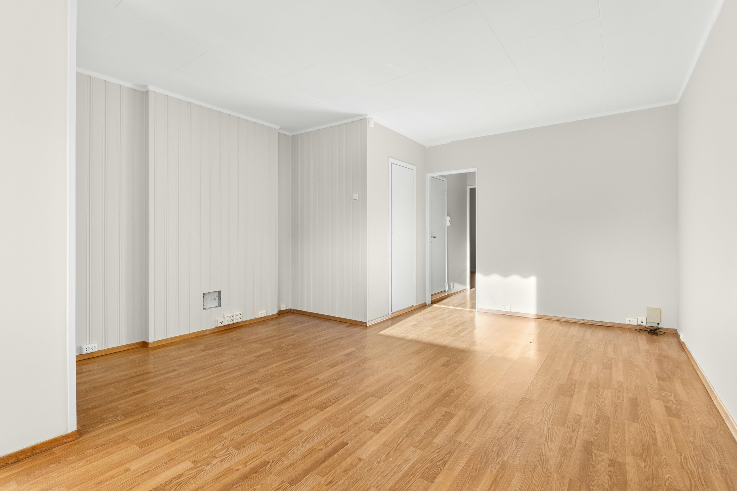 Luxury vinyl tiling LVT installation with our flooring & tiling Edinburgh property